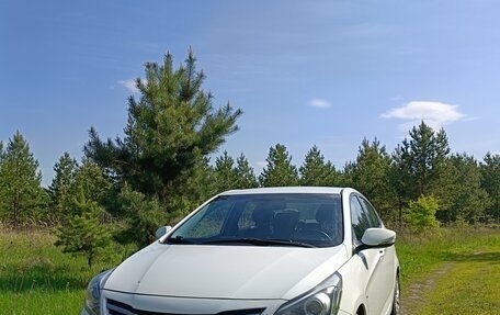 Hyundai Solaris II рестайлинг, 2016 год, 1 080 000 рублей, 2 фотография
