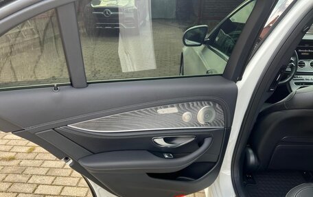 Mercedes-Benz E-Класс, 2022 год, 6 600 000 рублей, 15 фотография