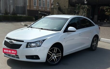 Chevrolet Cruze II, 2012 год, 900 000 рублей, 3 фотография