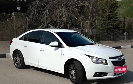 Chevrolet Cruze II, 2012 год, 900 000 рублей, 10 фотография