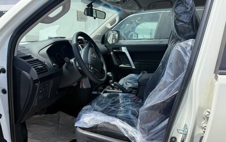 Toyota Land Cruiser Prado 150 рестайлинг 2, 2022 год, 5 150 000 рублей, 4 фотография