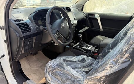 Toyota Land Cruiser Prado 150 рестайлинг 2, 2022 год, 5 150 000 рублей, 8 фотография