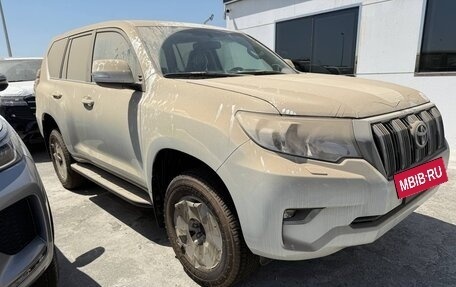 Toyota Land Cruiser Prado 150 рестайлинг 2, 2022 год, 5 150 000 рублей, 5 фотография