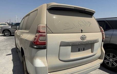 Toyota Land Cruiser Prado 150 рестайлинг 2, 2022 год, 5 150 000 рублей, 10 фотография