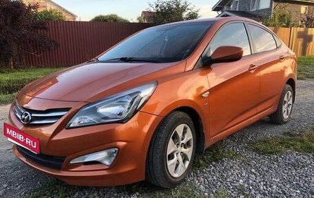 Hyundai Solaris II рестайлинг, 2014 год, 920 000 рублей, 2 фотография