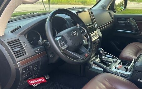 Toyota Land Cruiser 200, 2019 год, 7 250 000 рублей, 21 фотография