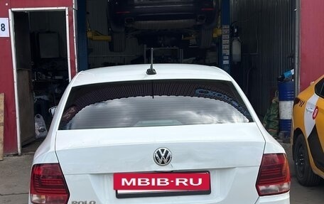 Volkswagen Polo VI (EU Market), 2017 год, 955 000 рублей, 3 фотография