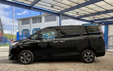 Toyota Esquire I, 2018 год, 2 499 000 рублей, 2 фотография