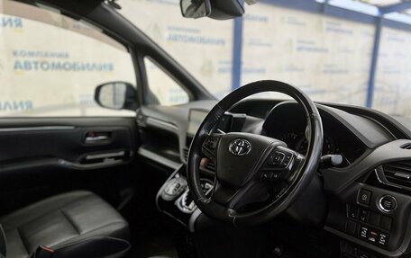Toyota Esquire I, 2018 год, 2 499 000 рублей, 17 фотография