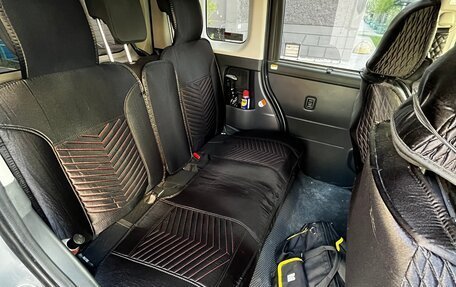 Toyota Roomy I, 2017 год, 1 090 000 рублей, 9 фотография