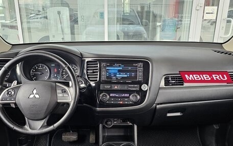 Mitsubishi Outlander III рестайлинг 3, 2013 год, 1 420 000 рублей, 7 фотография