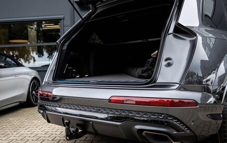 Audi Q7, 2025 год, 11 000 000 рублей, 22 фотография