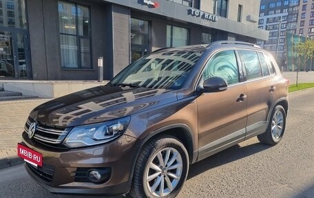 Volkswagen Tiguan I, 2015 год, 1 940 000 рублей, 2 фотография