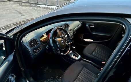Volkswagen Polo VI (EU Market), 2017 год, 1 100 000 рублей, 7 фотография