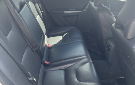 Volvo V60 Cross Country II, 2015 год, 2 450 000 рублей, 10 фотография