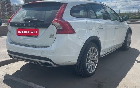 Volvo V60 Cross Country II, 2015 год, 2 450 000 рублей, 7 фотография