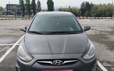 Hyundai Solaris II рестайлинг, 2012 год, 900 000 рублей, 1 фотография