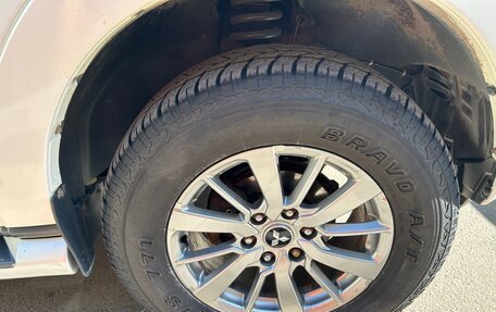 Mitsubishi Pajero IV, 2012 год, 1 750 000 рублей, 18 фотография