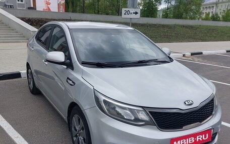 KIA Rio III рестайлинг, 2016 год, 1 050 000 рублей, 2 фотография