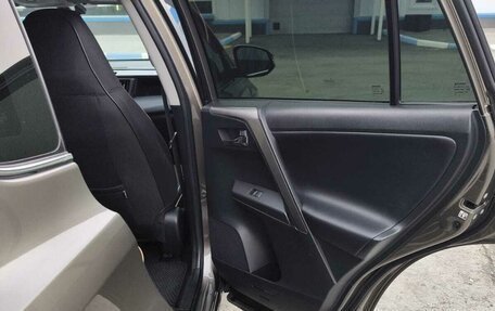 Toyota RAV4, 2018 год, 2 200 000 рублей, 6 фотография