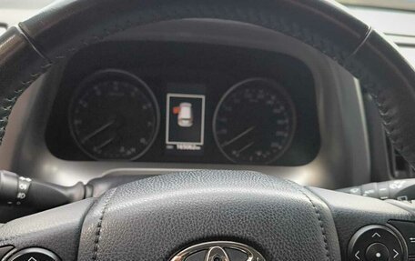 Toyota RAV4, 2018 год, 2 200 000 рублей, 2 фотография