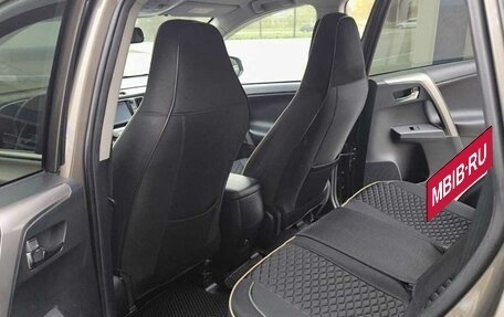 Toyota RAV4, 2018 год, 2 200 000 рублей, 3 фотография