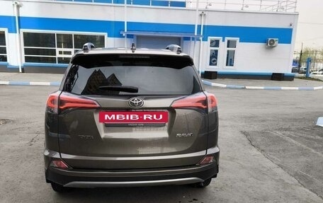 Toyota RAV4, 2018 год, 2 200 000 рублей, 7 фотография