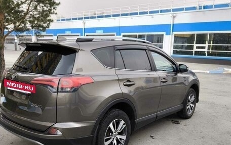 Toyota RAV4, 2018 год, 2 200 000 рублей, 5 фотография