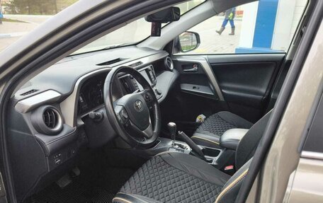 Toyota RAV4, 2018 год, 2 200 000 рублей, 11 фотография
