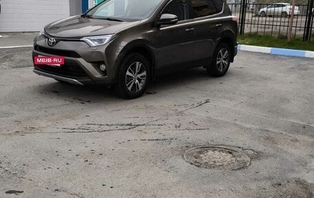 Toyota RAV4, 2018 год, 2 200 000 рублей, 17 фотография