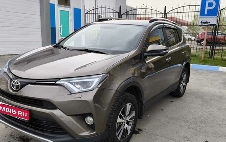 Toyota RAV4, 2018 год, 2 200 000 рублей, 18 фотография