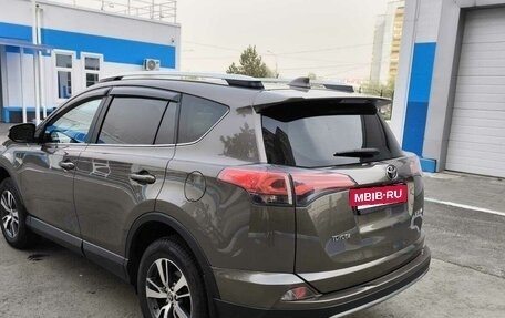 Toyota RAV4, 2018 год, 2 200 000 рублей, 21 фотография