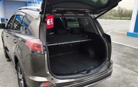 Toyota RAV4, 2018 год, 2 200 000 рублей, 12 фотография