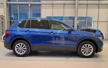Volkswagen Tiguan II, 2019 год, 1 799 000 рублей, 5 фотография