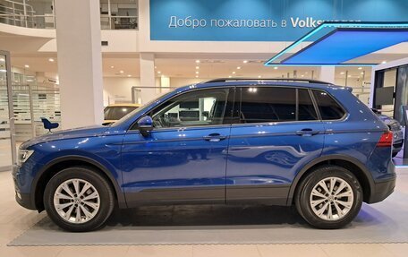 Volkswagen Tiguan II, 2019 год, 1 799 000 рублей, 10 фотография