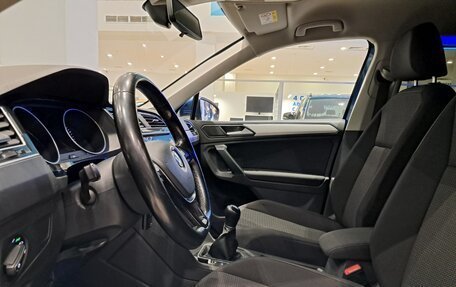 Volkswagen Tiguan II, 2019 год, 1 799 000 рублей, 20 фотография