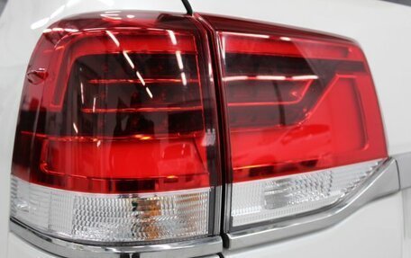 Toyota Land Cruiser 200, 2016 год, 4 100 000 рублей, 19 фотография