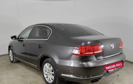 Volkswagen Passat B7, 2011 год, 1 055 000 рублей, 7 фотография