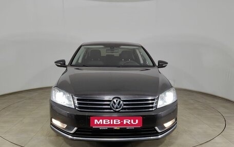 Volkswagen Passat B7, 2011 год, 1 055 000 рублей, 2 фотография