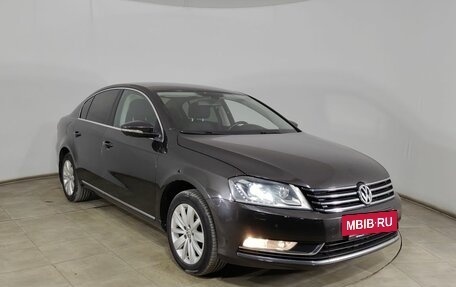 Volkswagen Passat B7, 2011 год, 1 055 000 рублей, 3 фотография