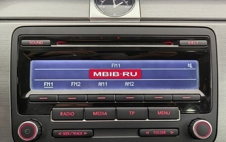 Volkswagen Passat B7, 2011 год, 1 055 000 рублей, 18 фотография