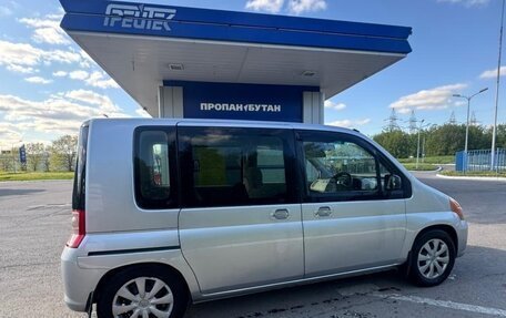Honda Mobilio I, 2002 год, 540 000 рублей, 3 фотография