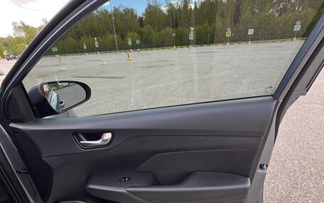 Hyundai Solaris II рестайлинг, 2018 год, 1 385 000 рублей, 9 фотография
