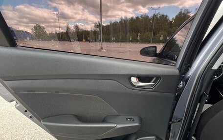 Hyundai Solaris II рестайлинг, 2018 год, 1 385 000 рублей, 8 фотография