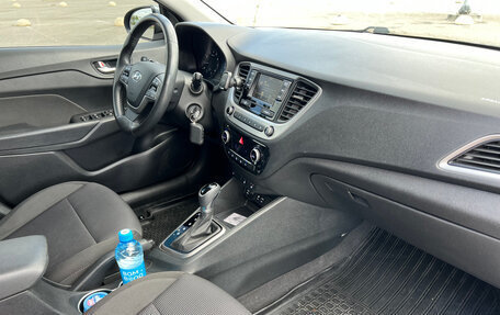 Hyundai Solaris II рестайлинг, 2018 год, 1 385 000 рублей, 27 фотография