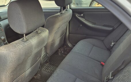 Toyota Corolla, 2004 год, 435 000 рублей, 10 фотография