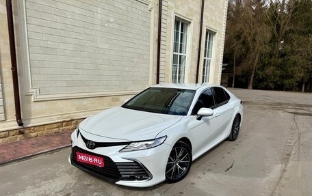 Toyota Camry, 2021 год, 3 700 000 рублей, 1 фотография