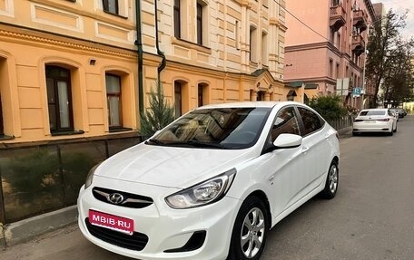 Hyundai Solaris II рестайлинг, 2013 год, 620 000 рублей, 1 фотография