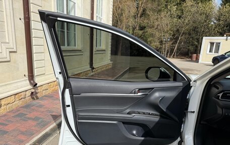 Toyota Camry, 2021 год, 3 700 000 рублей, 15 фотография