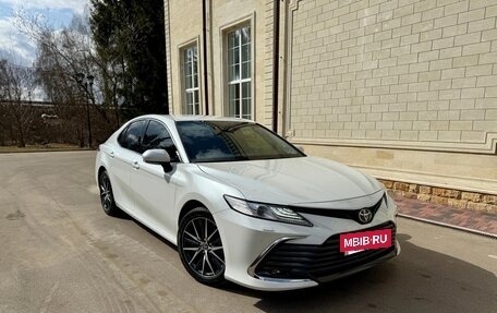 Toyota Camry, 2021 год, 3 700 000 рублей, 20 фотография